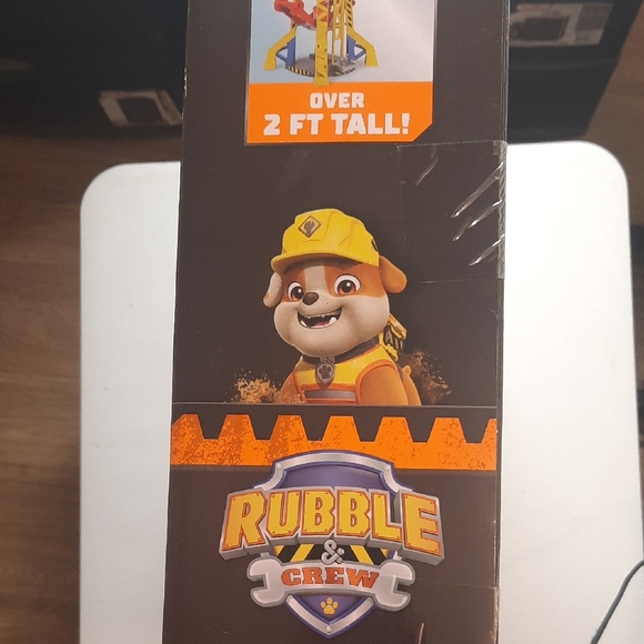 Paw Patrol Rubble & Crew Bark Yard Crane Tower Set with Action Figure & Vehicle - Picture 9 of 9